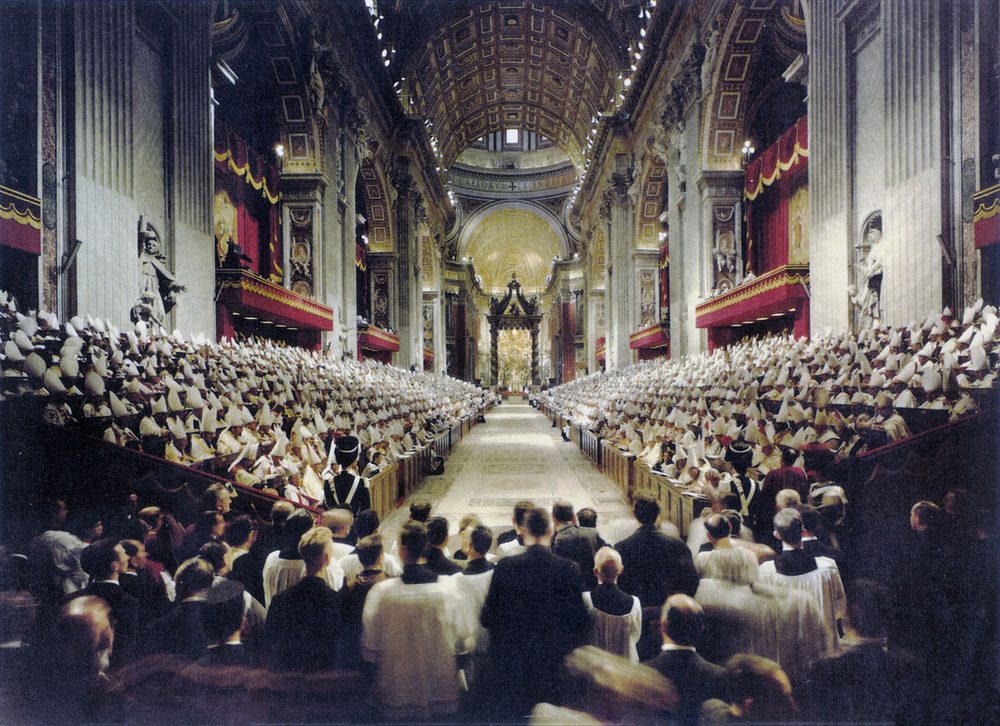 Sessão do Concílio Vaticano II na Basílica de São Pedro